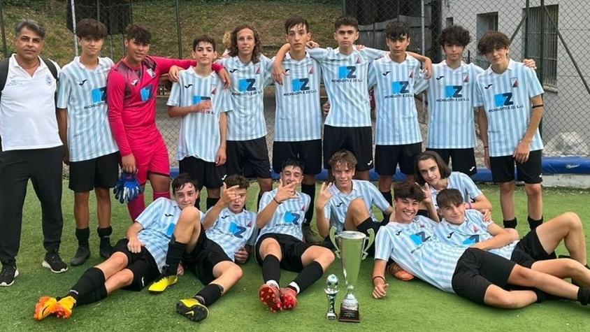 Mister Sturba con i giovani del Montecatini Murialdo