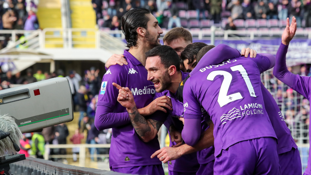 Danilo Cataldi esunlta dopo il gol contro il Cagliari dedicato a Bove