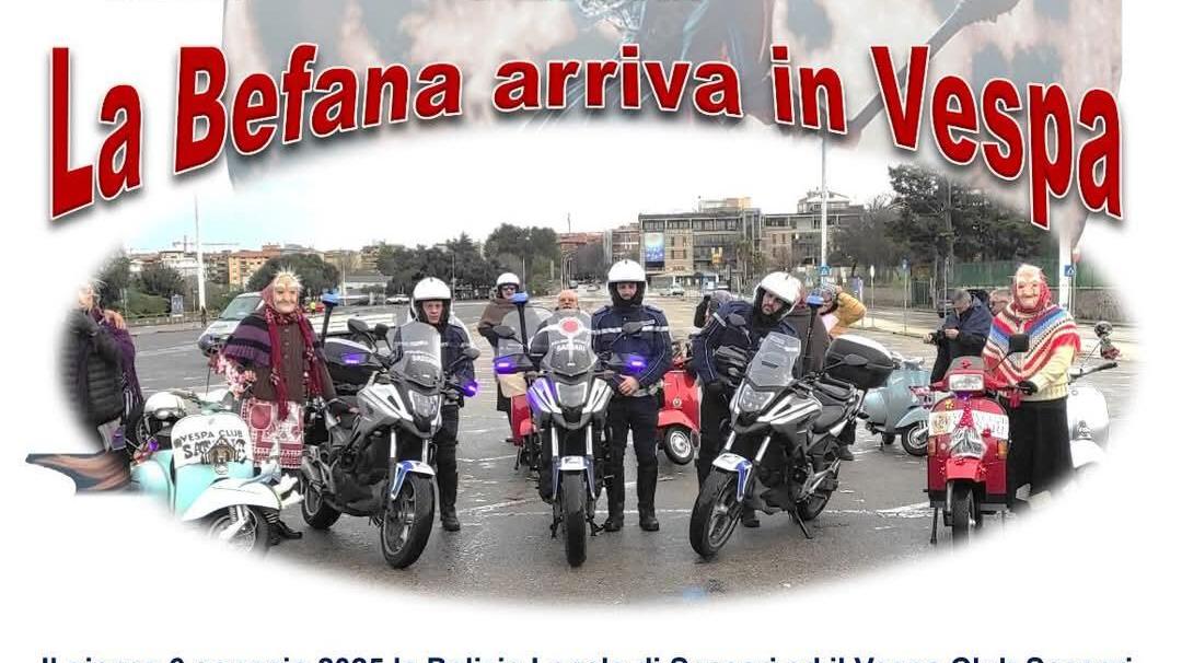 Con la Polizia locale di Sassari la Befana arriva in Vespa