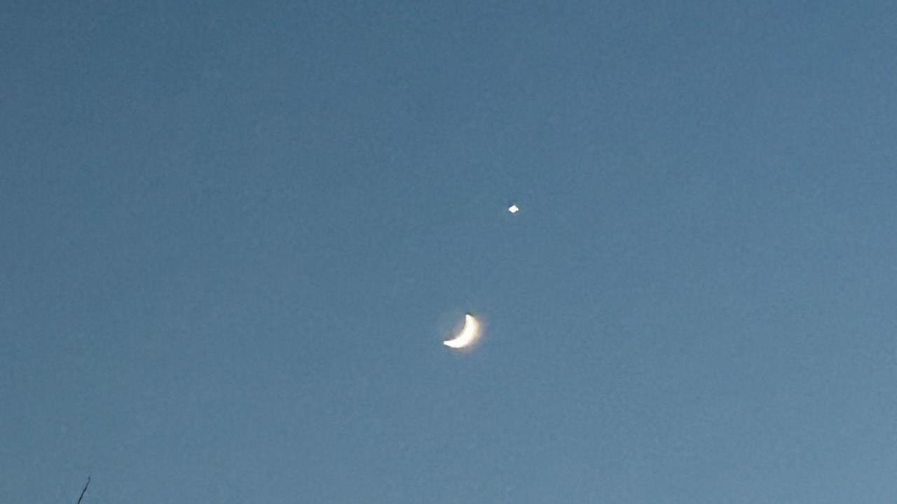 La Luna e Venere stasera nel cielo di Modena