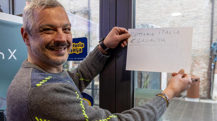 Ferrara, Lotteria Italia presa d’assalto e biglietti quasi esauriti<br type="_moz" />