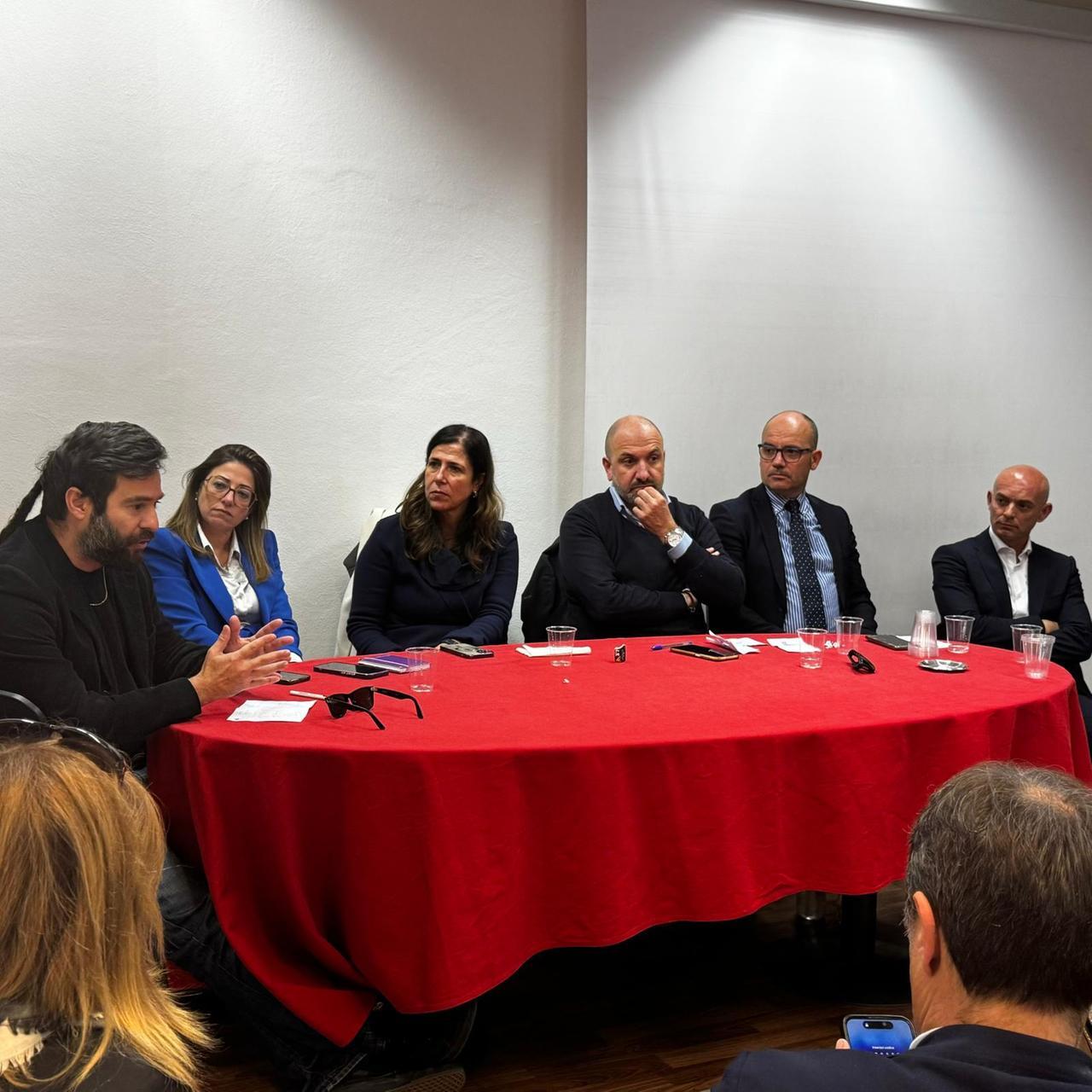 Uniti per Todde: «Sostegno alla nostra presidente»