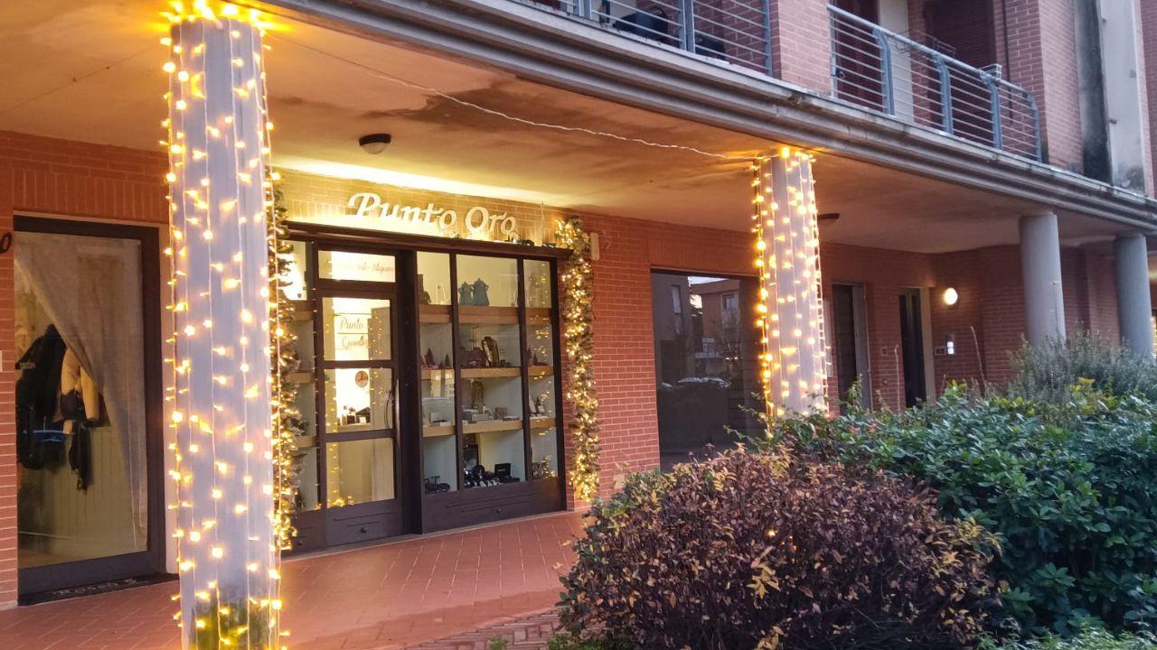 Gioielleria Compro Oro di Montelupo dove ieri è stata messa a segno una rapina