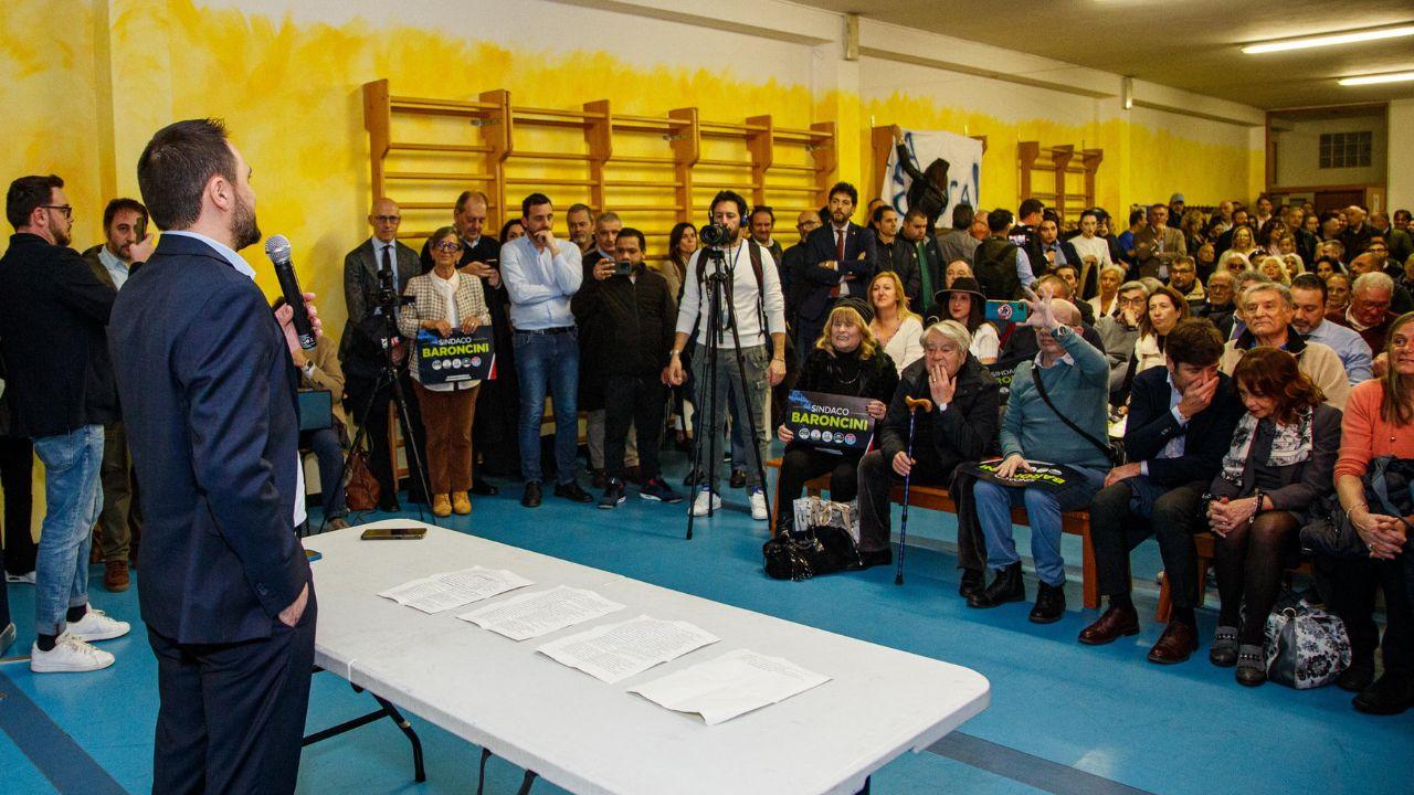 La presentazione nella sede della Misericordia della sua seconda candidatura a sindaco nel marzo dello scorso anno (foto Nucci)