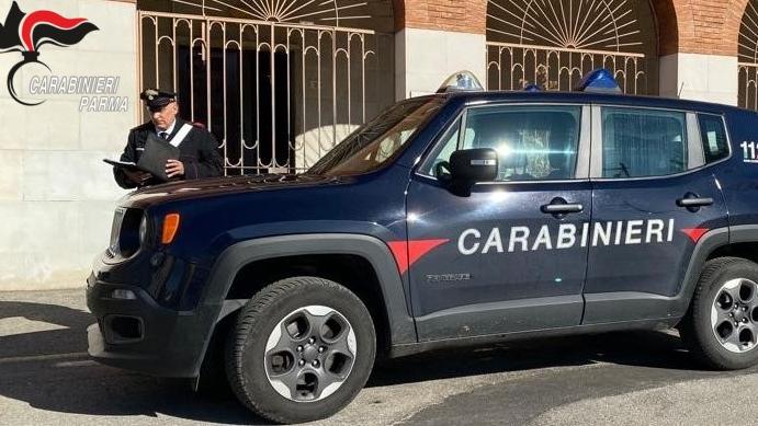 Spara in aria con una pistola a Capodanno e posta il video: denunciato 24enne