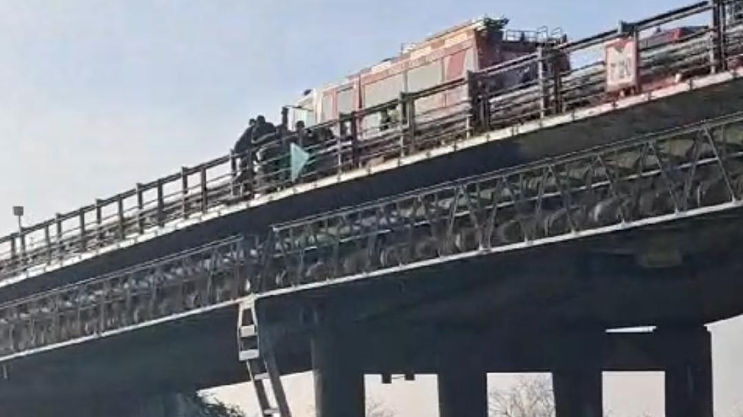 Lido Estensi, cerca di compiere un gesto estremo: salvato dai carabinieri