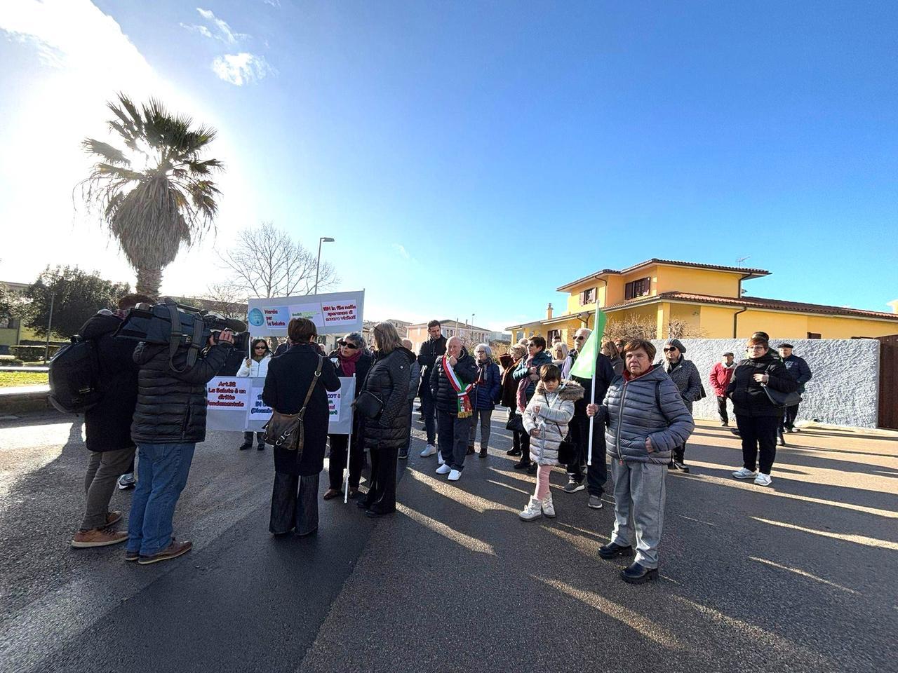 A Oschiri la marcia per la salute: «Da un anno senza medico di base»