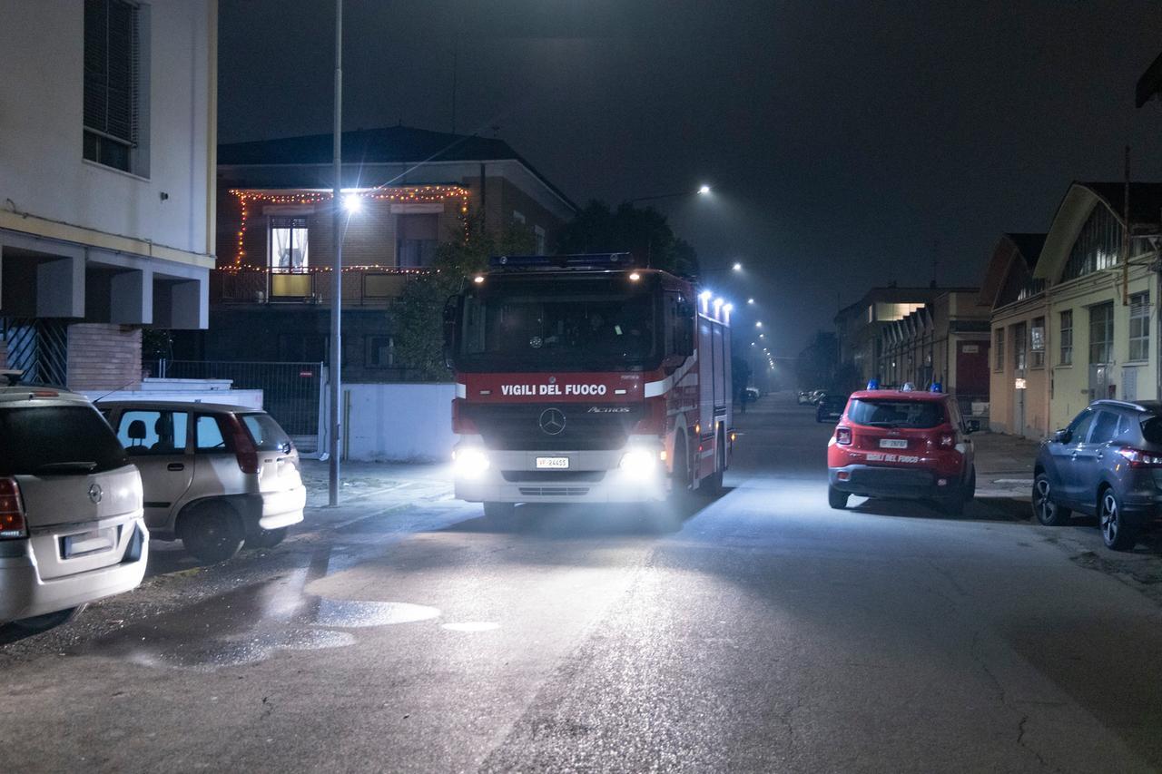 Incendio nella notte in un’azienda metalmeccanica