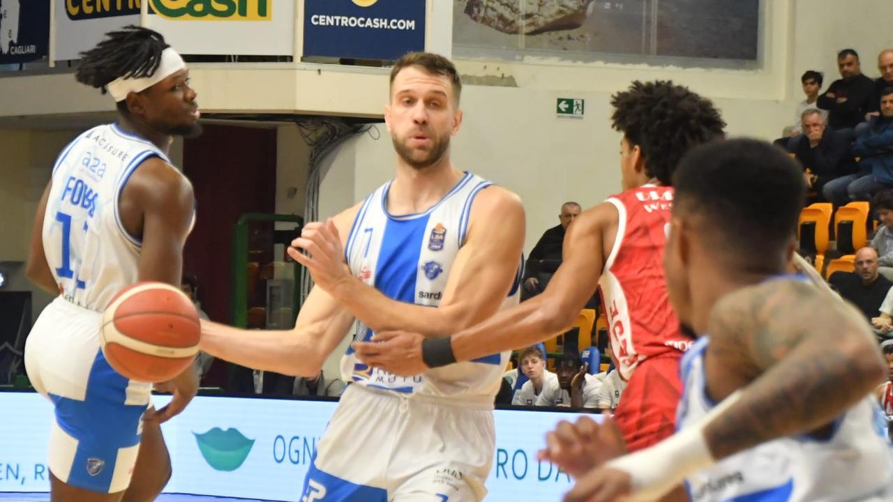 La Dinamo non rimonta con Varese e perde in casa 81-86