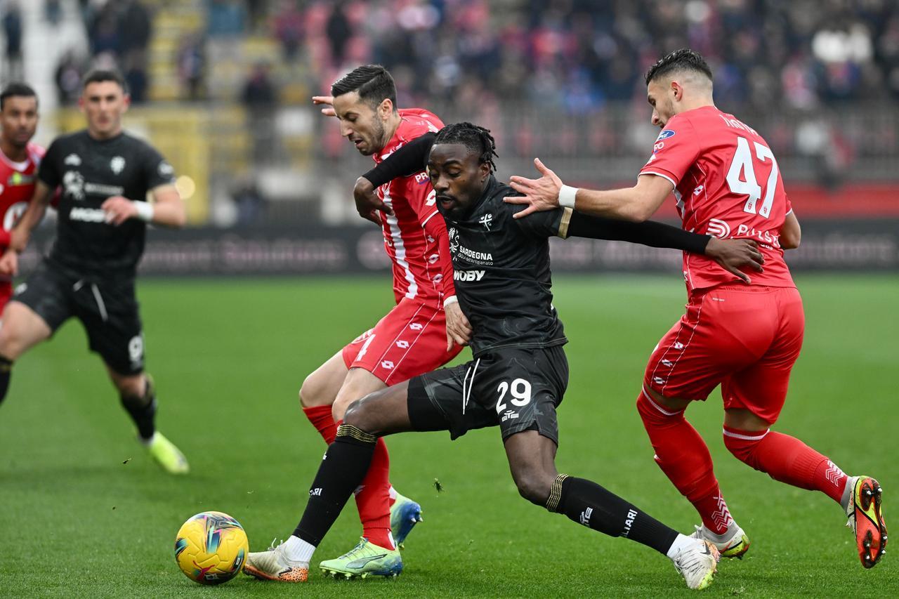 Il Cagliari risorge a Monza, i rossoblù vincono 2 a 1