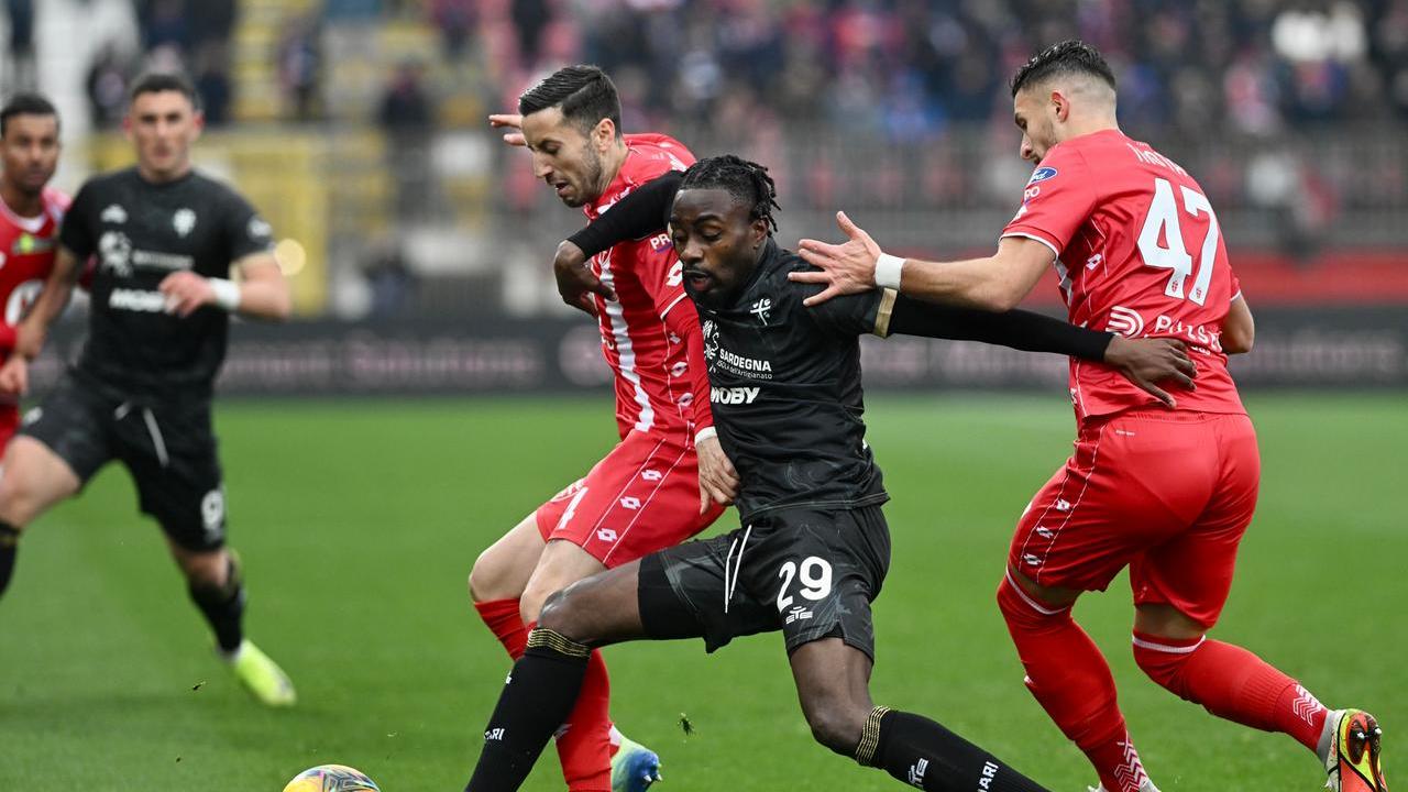 Il Cagliari risorge a Monza, i rossoblù vincono 2 a 1