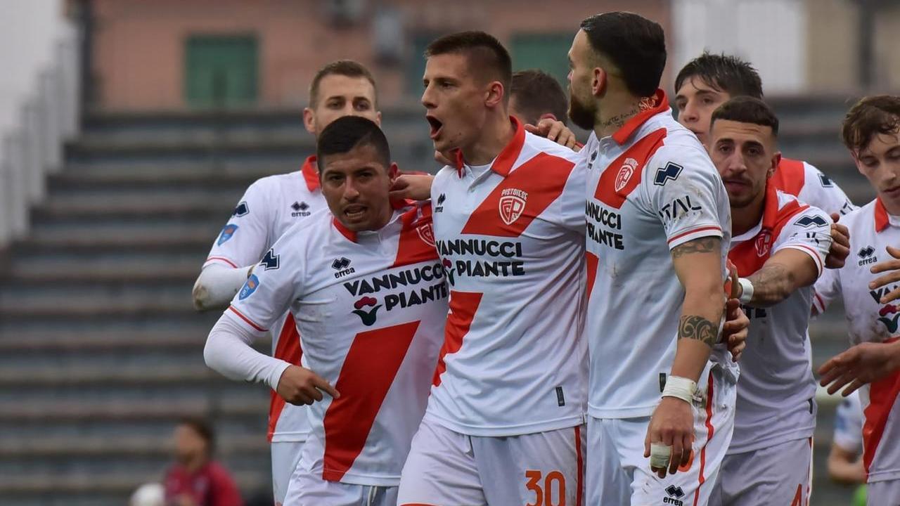 Un gol per tempo, la Pistoiese batte il Fiorenzuola