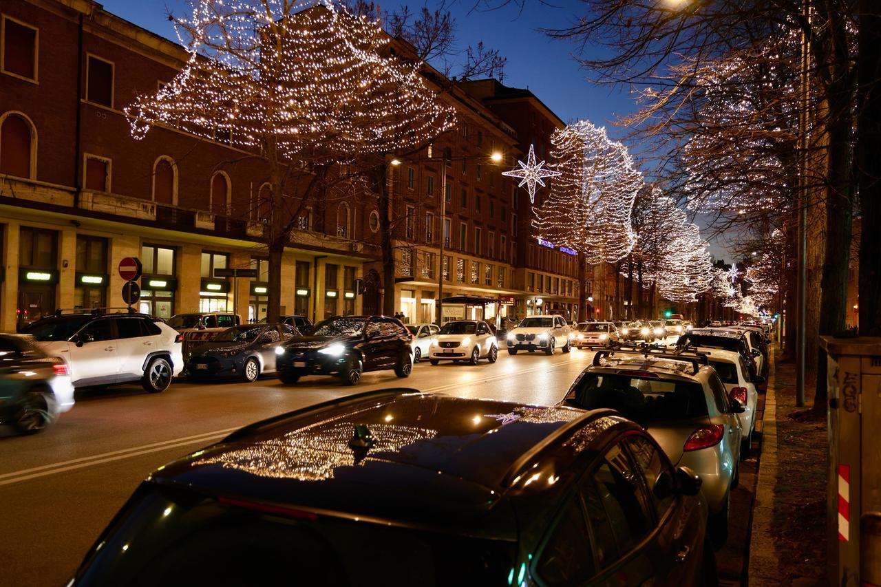 Saldi a Ferrara, parcheggi gratuiti per agevolare gli acquisti