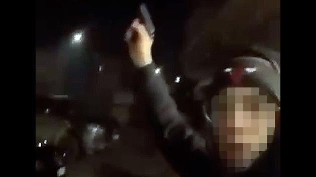 Spara in aria con una pistola a Capodanno posta il video online, denunciato
