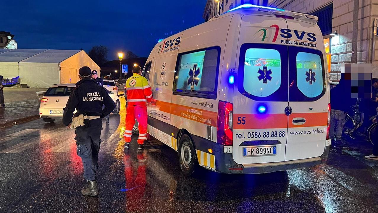 Un'ambulanza della Svs in centro (foto d'archivio)