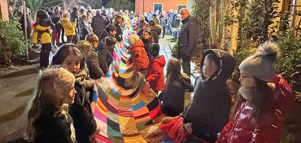 
	La super calza della Befana a Sant&rsquo;Ermo (Foto Franco Silvi)

