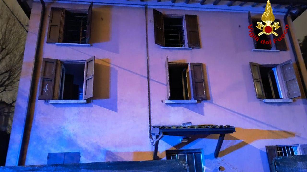 Intossicati dalla stufa a legna, sette in ospedale