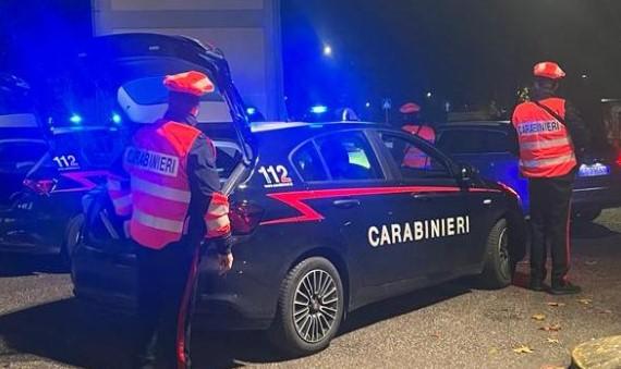 Vignola, trova un ladro incappucciato in giardino nel cuore della notte