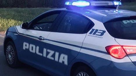 Brutale aggressione in un garage: violentata da quattro uomini