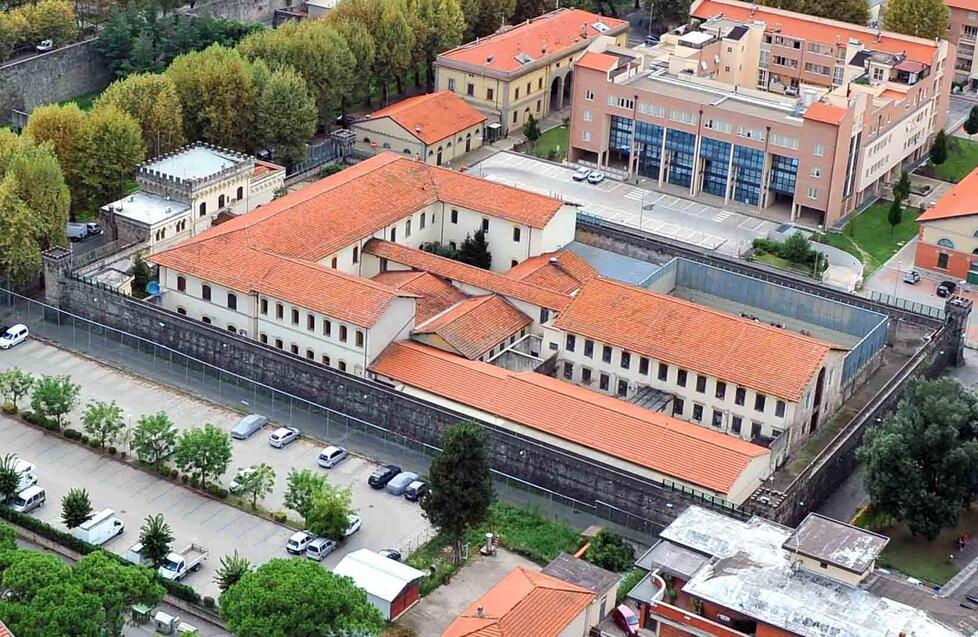 Calcetto in carcere, i giovani atleti e il progetto con i detenuti a Pistoia