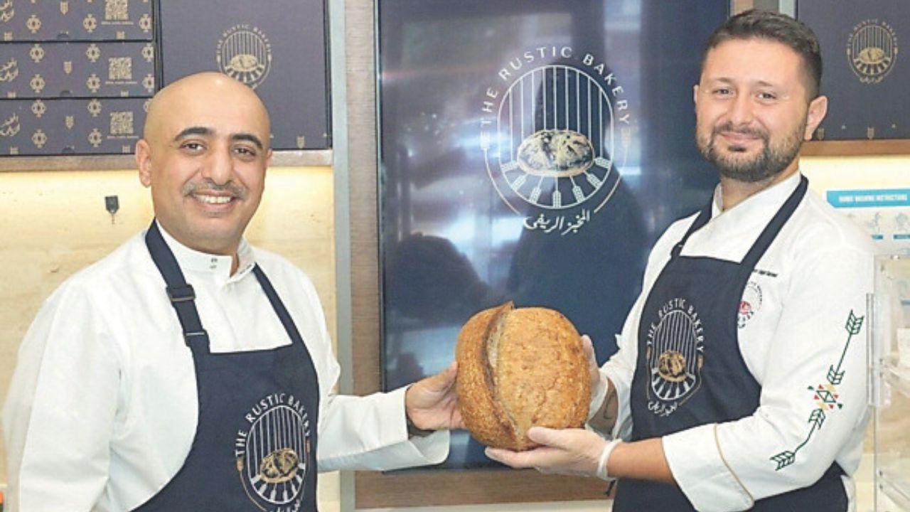 Francesco (a destra) in una foto col suo socio