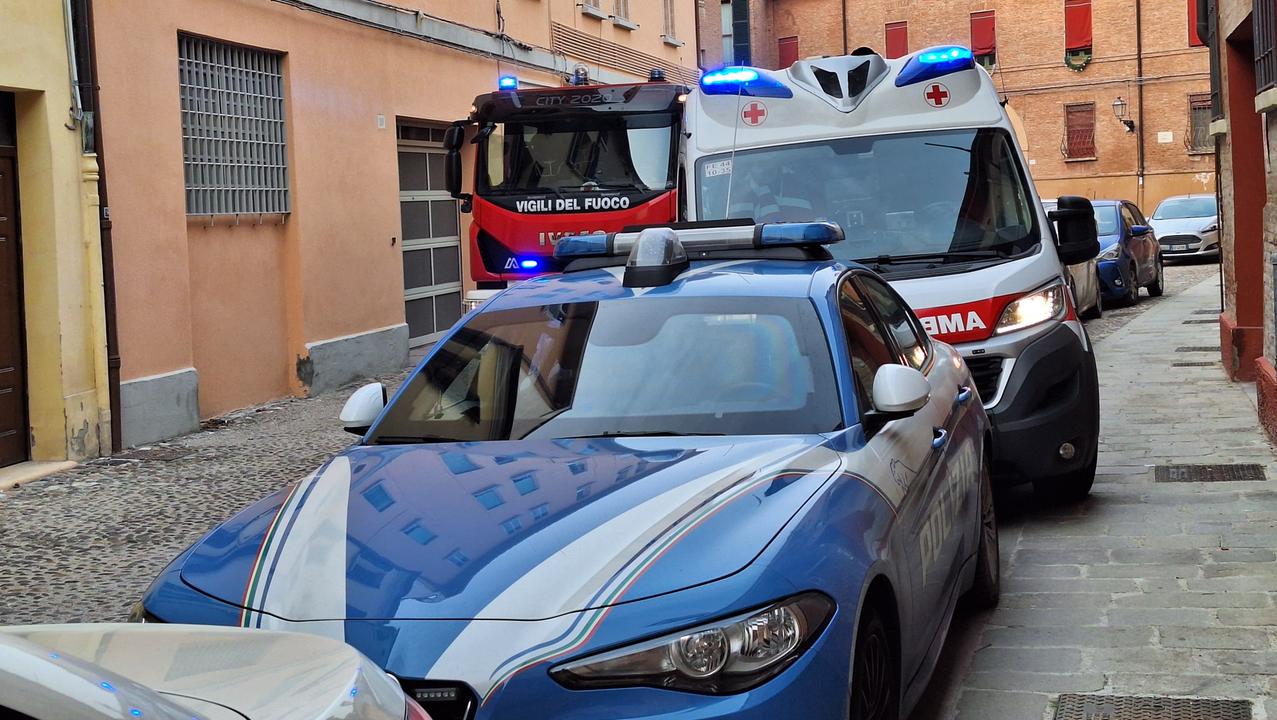 Ferrara, l’amico si preoccupa e chiama i soccorsi: donna salvata in casa<br type="_moz" />