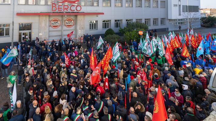 Crisi Berco, "solo" cento addetti se ne vanno