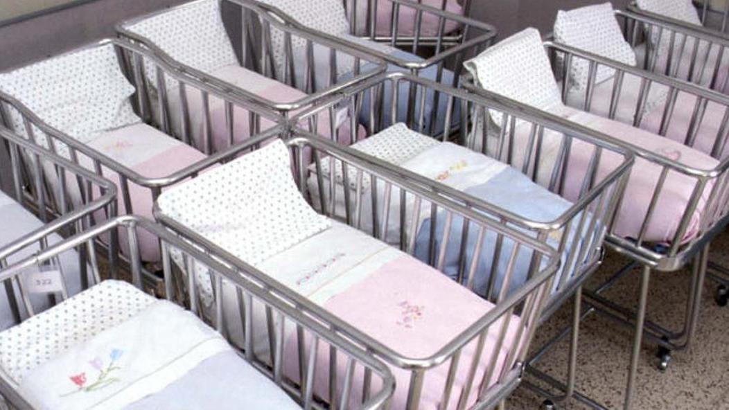 L’isola con troppe culle vuote, nel 2024 nascite in calo del 9%