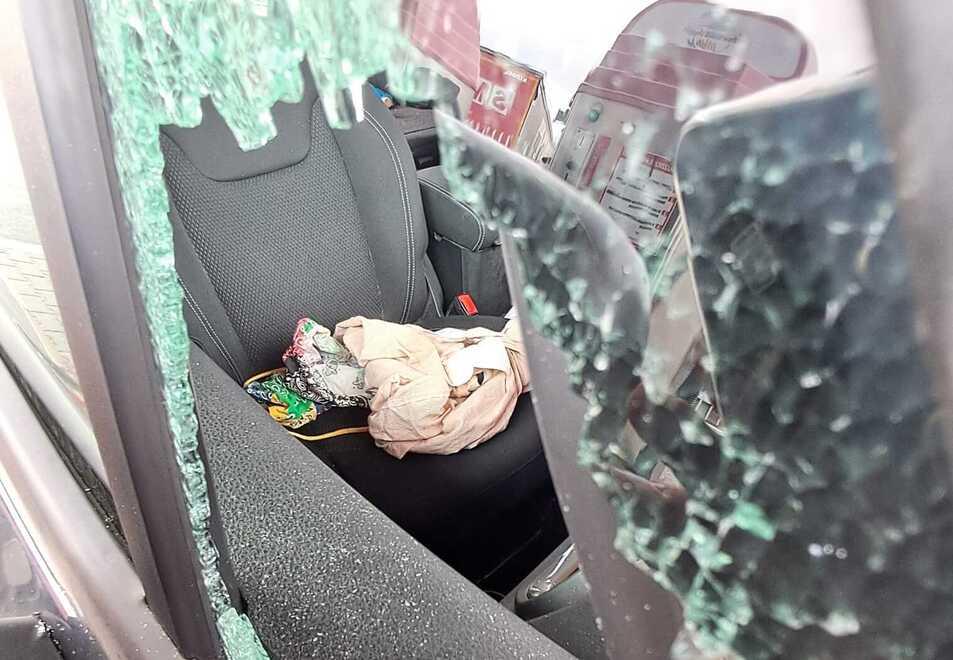 I danni all'auto del comico Claudio Marmugi