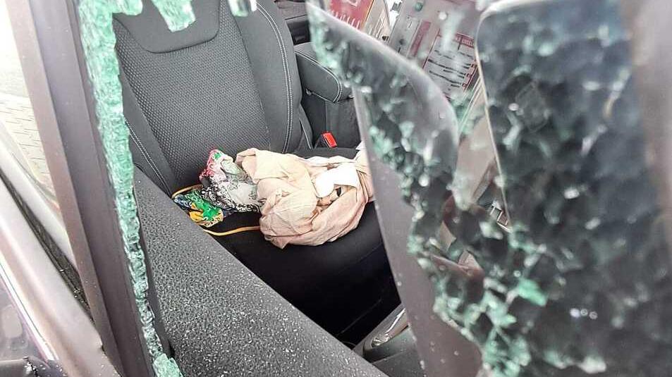 I danni all'auto del comico Claudio Marmugi