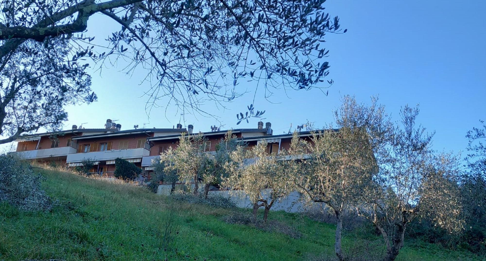 Il complesso di villette a Nugola dove abita il sindacalista