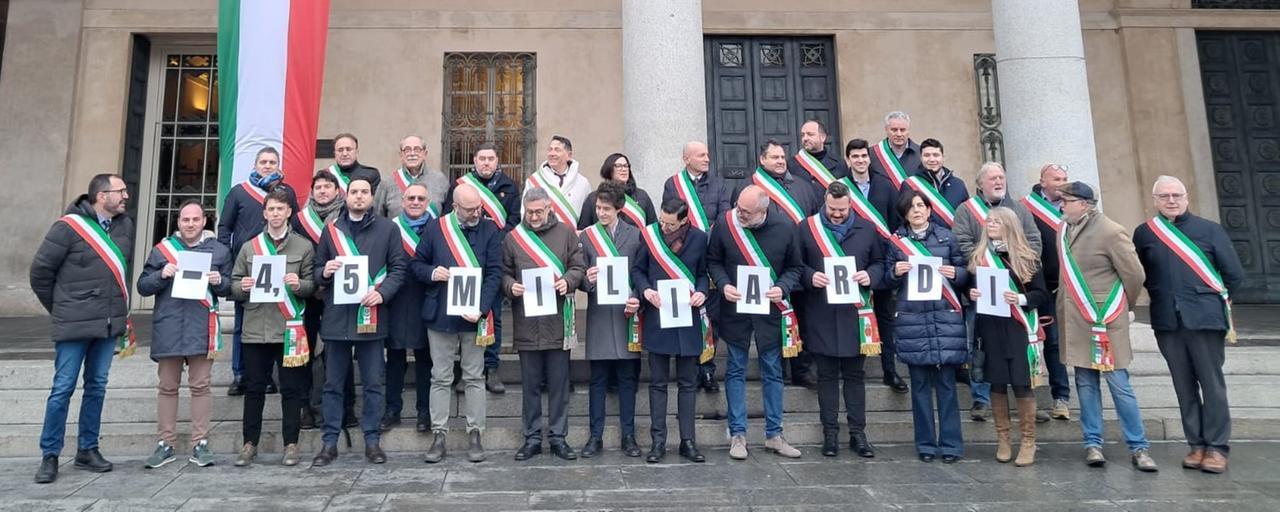 Festa del Tricolore, i sindaci reggiani protestano contro i tagli del governo