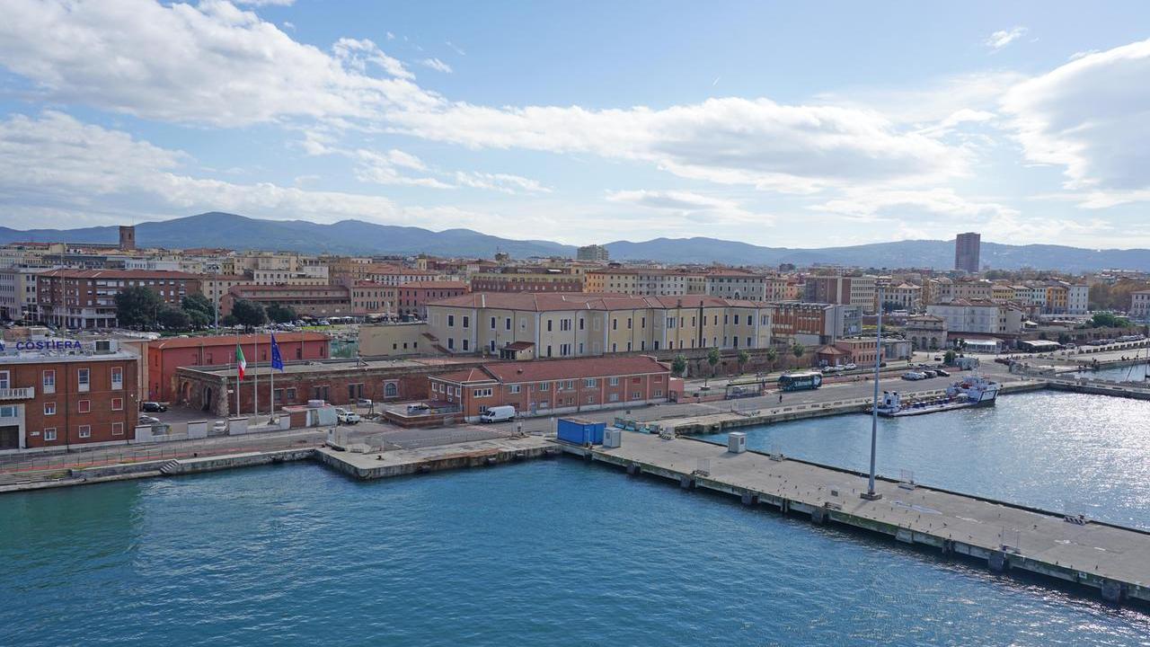 Uno scorcio del porto di Livorno (foto Silvi)