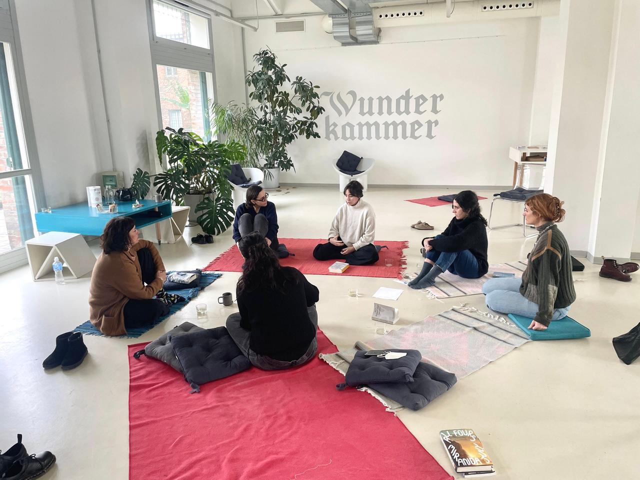 Silent Book Club a Ferrara, leggere insieme ma in silenzio