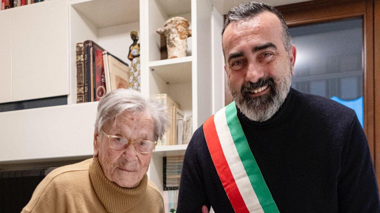 Vienna Ratti con il vicesindaco di Aulla Cipriani