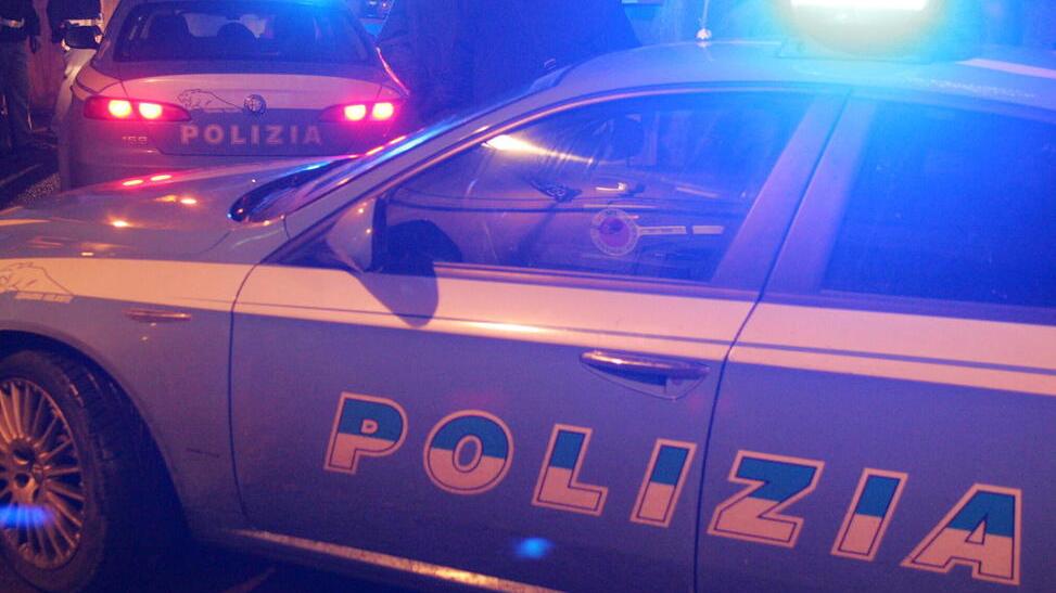 Ferrara, spacciava dentro un locale: giovane arrestato dalla polizia