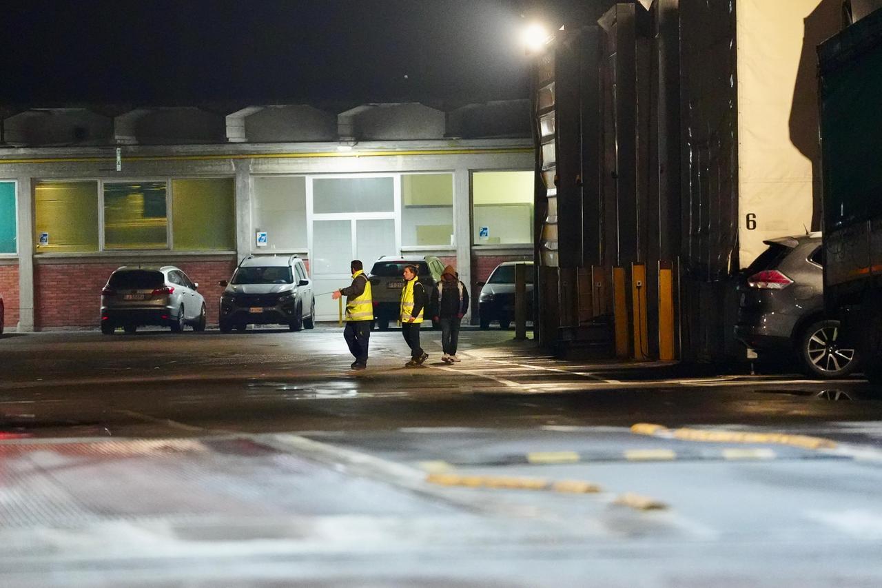 
	Il piazzale della cartiera Smurfit Kappa di Lunata (foto Nucci)

