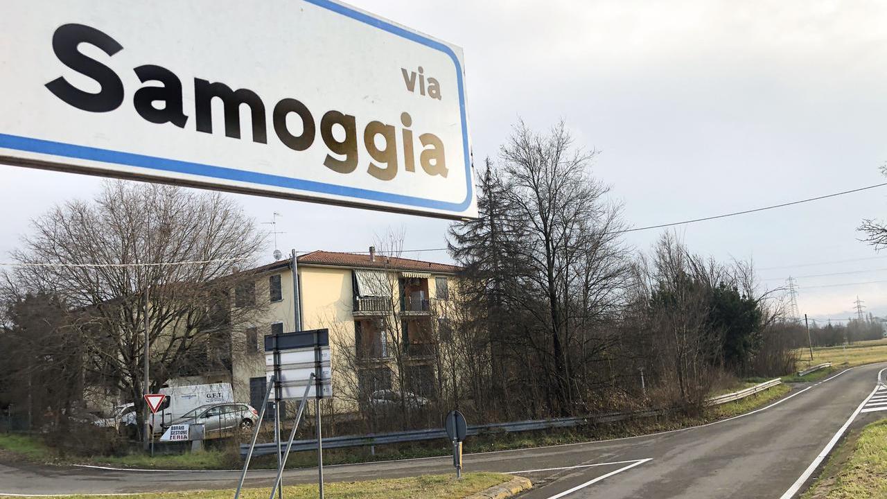 Via Samoggia, anziana in bicicletta travolta da un pirata della strada
