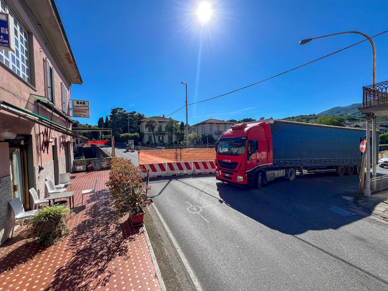 Pescia, lavori infiniti al Ponte all’Abate. Stop al traffico fino ad aprile