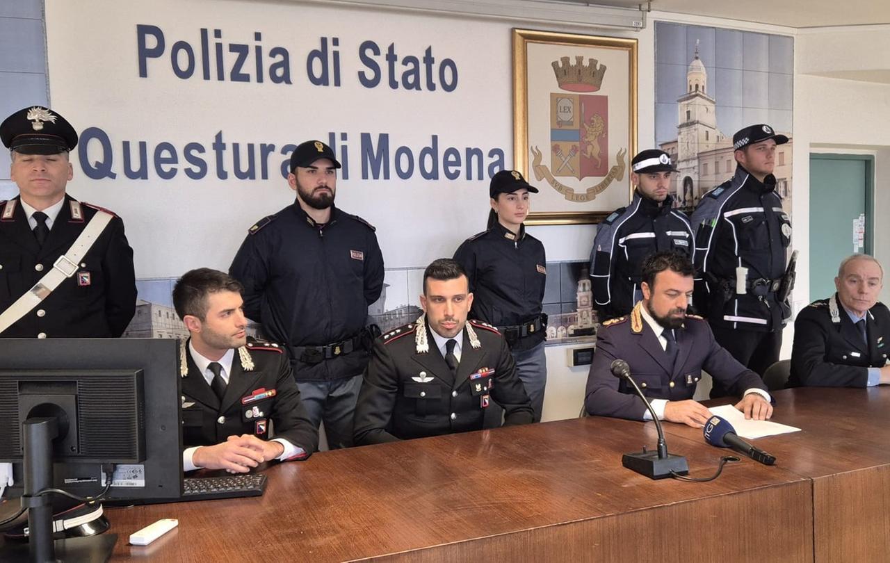 
	La conferenza stampa in Questura

