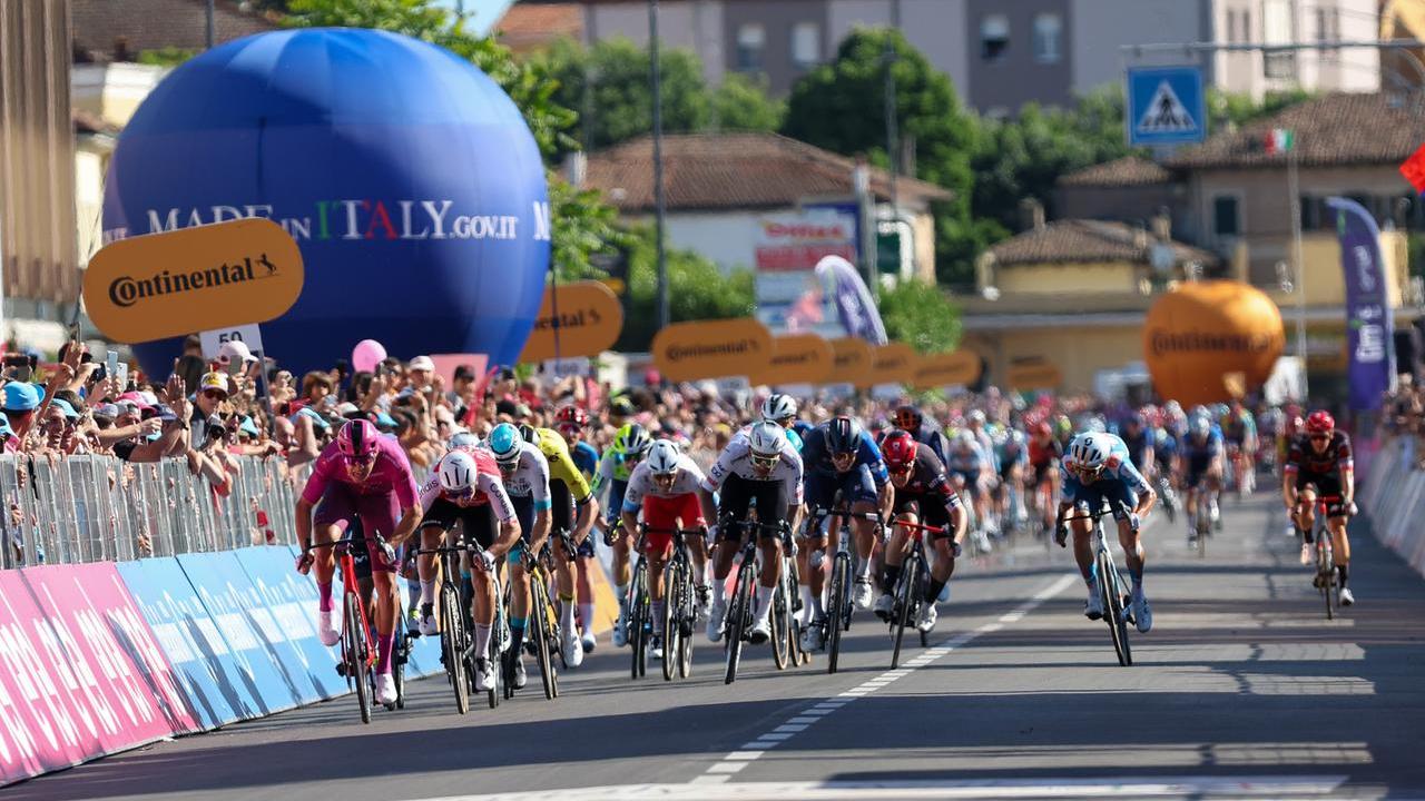 Giro d’Italia 2025 Pisa Torna Protagonista con un Arrivo Storico in