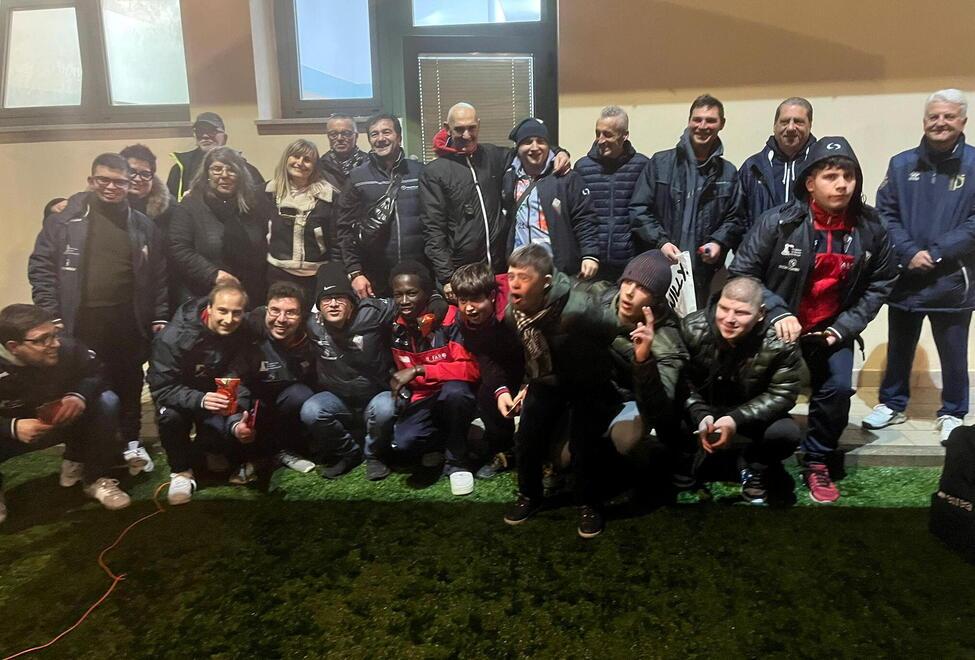 
	I protagonisti della speciale partita tra Bellaria&nbsp;Cappuccini e i ragazzi di Calciando Insieme

