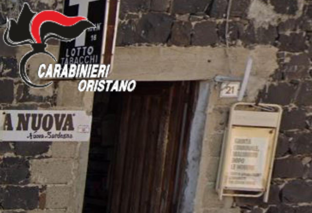 Spaccata e tentato furto in tabaccheria. Arrestato un minorenne, altri tre denunciati
