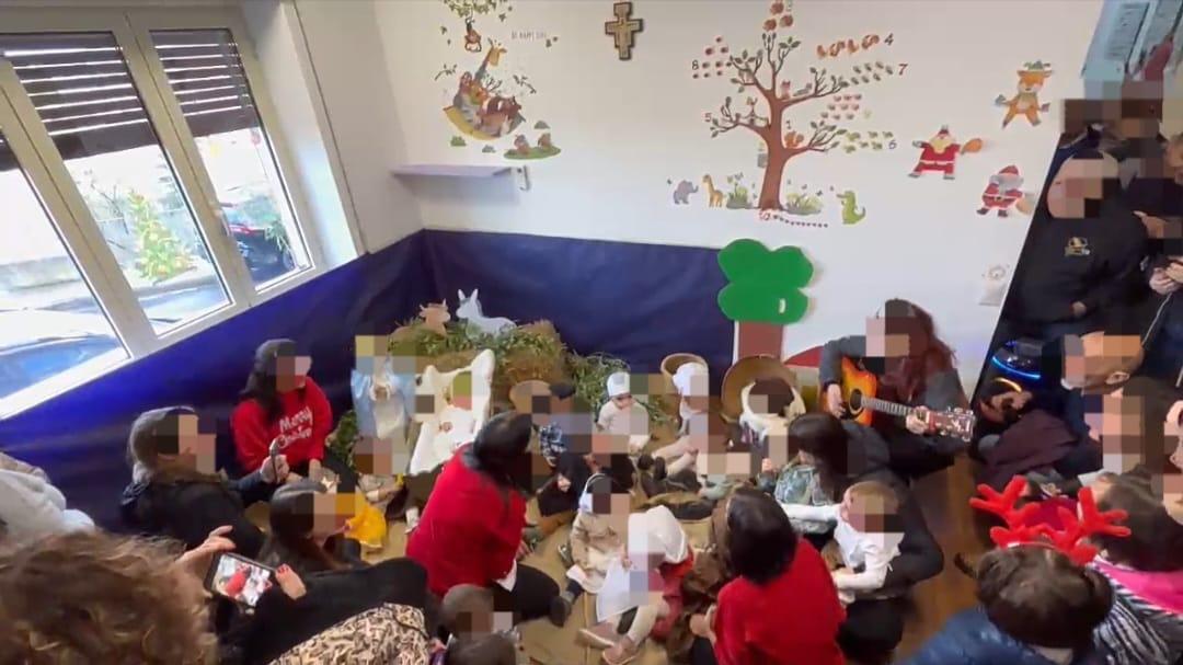 Il presepe vivente mette insieme bimbi e coro Su Nugoresu