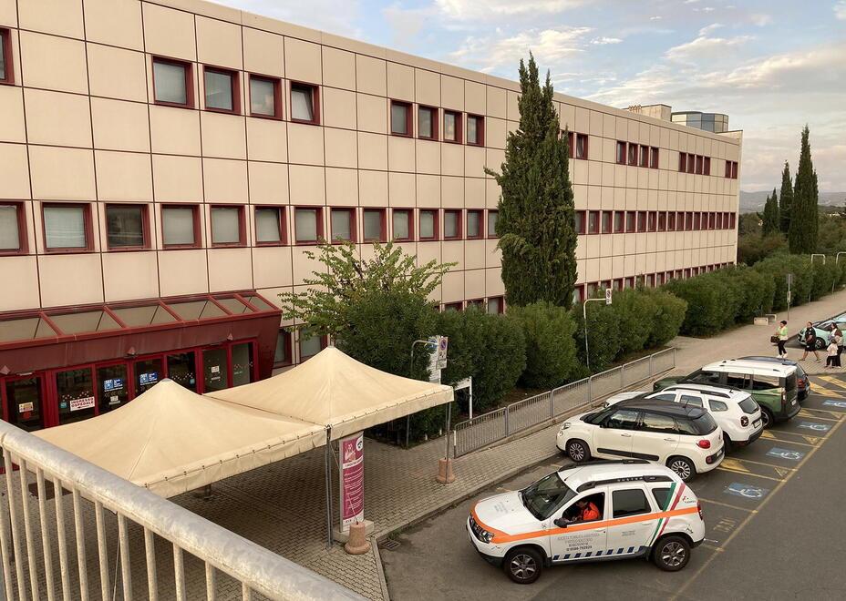 L'ospedale di Cecina (foto di archivio)