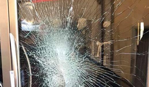 Prato, arrestato dai carabinieri dopo una “spaccata” in pizzeria