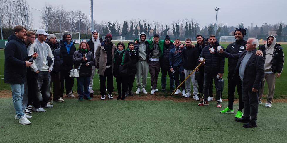 Sassuolo, tradizione rispettata: ecco il brindisi di inizio anno coi tifosi