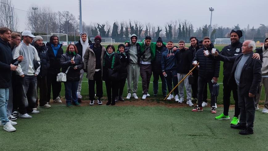 Sassuolo, tradizione rispettata: ecco il brindisi di inizio anno coi tifosi