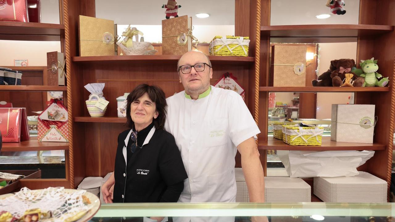 Sant’Agostino, la pasticceria chiude dopo 30 anni: «Tante dolcezze dalle nostre mani»