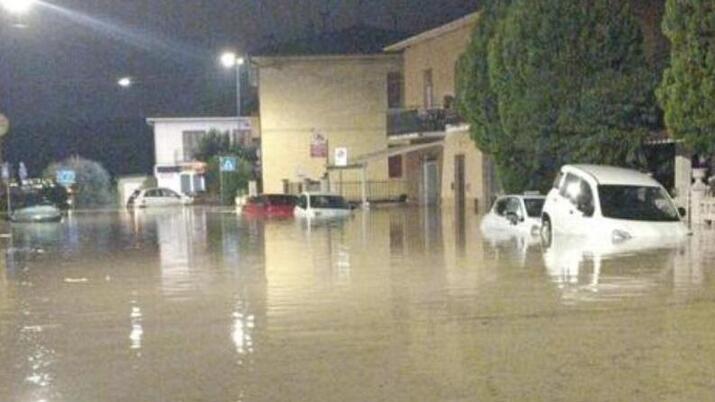 Castellina, raccolti 20mila euro dai volontari: «Aiuti a 40 famiglie alluvionate»